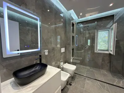 Apartament 2+1 me qera në Rruga Panorama e Liqenit, Tiranë, 130 m². Foto 8 nga 9