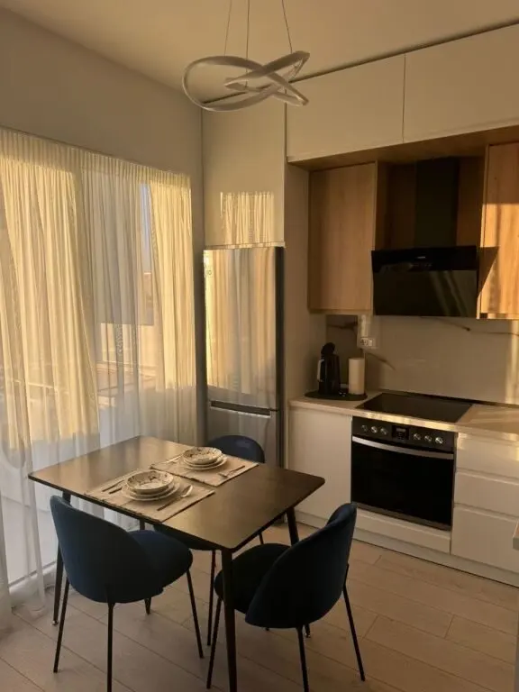 Apartament 1+1 me qera në Nexho Konomi, Tiranë, 67 m²