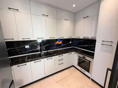Apartament 3+1 me qera në Porcelan, Tiranë, 140 m². Foto 2 nga 5
