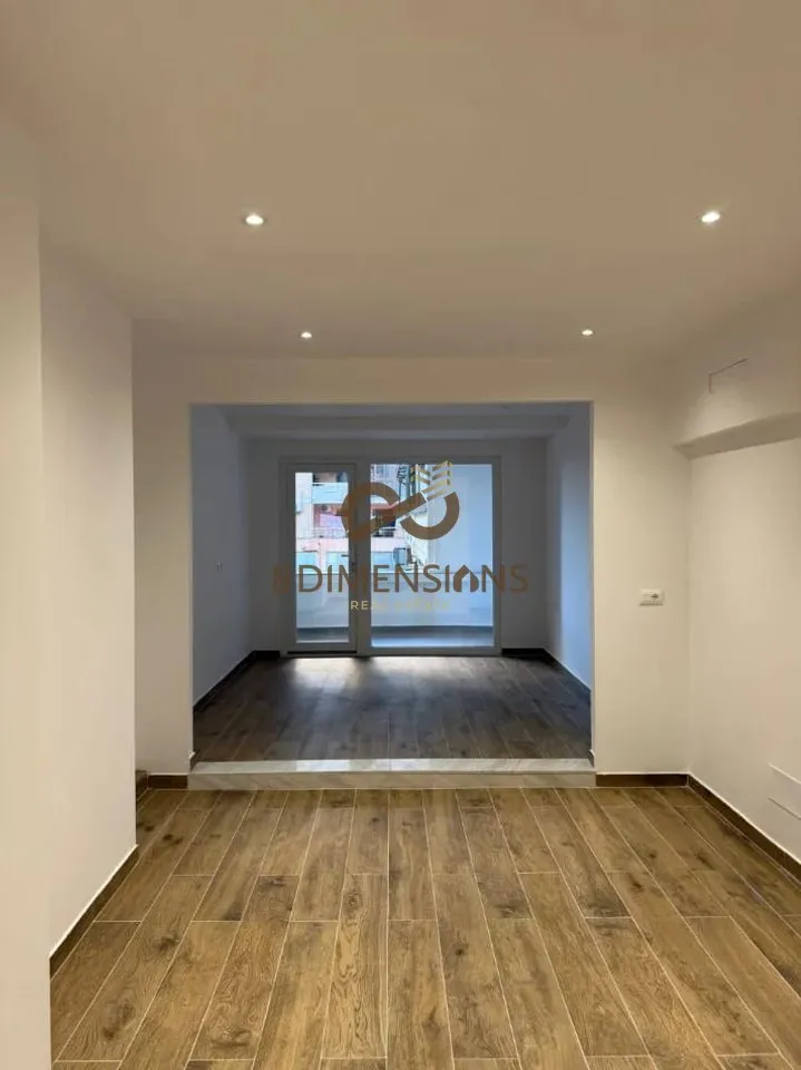 Zyrë me qera në Stacioni i Trenit, Tiranë, 63 m². Foto 1 nga 5