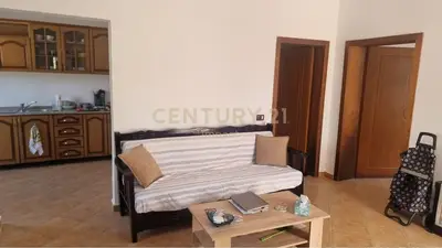 Casa indipendente 2+1 in affitto a Lapraka, Tirana, 103 m². Foto 1 di 10