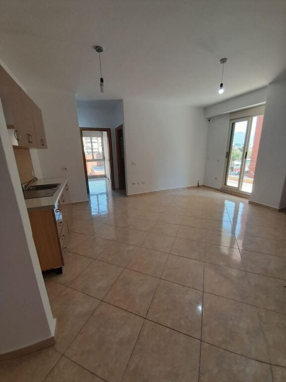 Appartamento 2+1 in affitto a Kompleksi Delijorgji, Tirana, 86 m². Foto 2 di 3