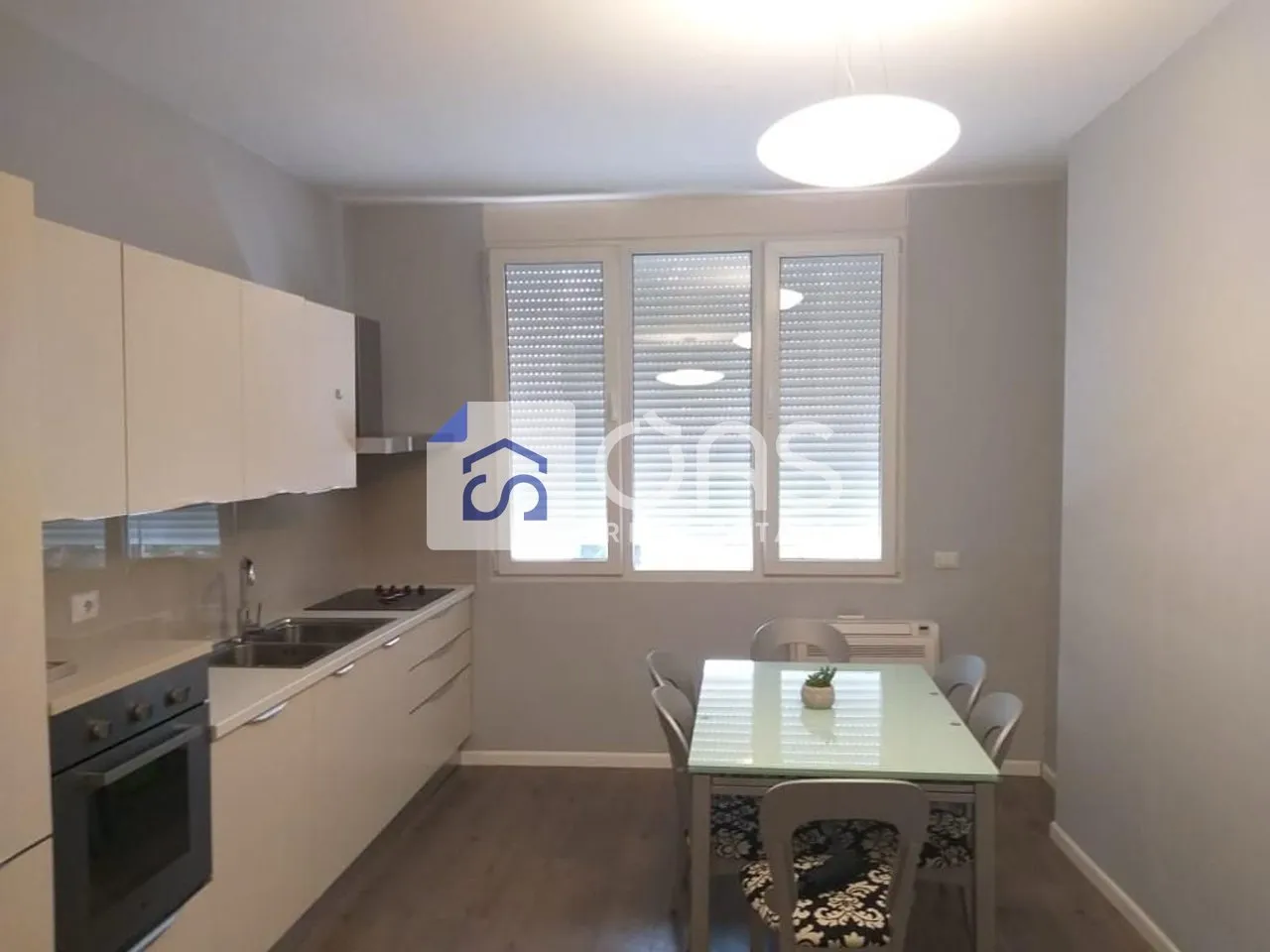 Appartamento 1+1 in affitto a Blloku, Tirana, 80 m². Foto 1 di 7