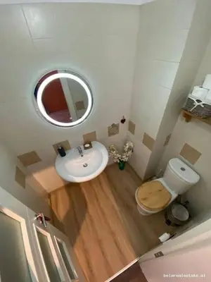 Apartament 3+1 me qera në Blloku, Tiranë, 250 m². Foto 12 nga 12