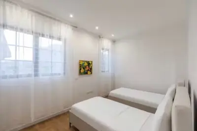 Penthouse me qera në Ish Rajoni i Policisë, Durrës, 200 m². Foto 10 nga 12