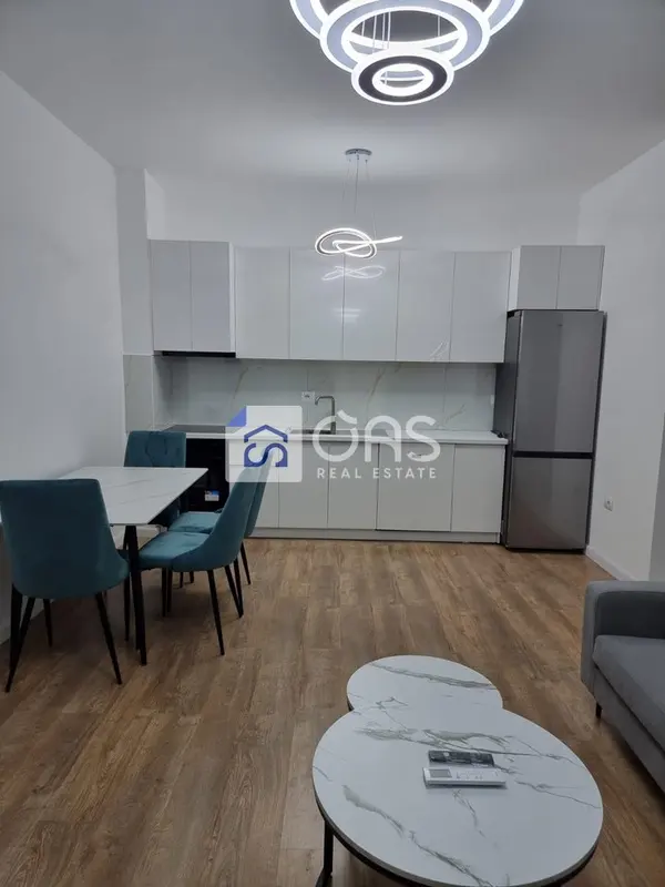 Appartamento 1+1 in affitto a Komuna e Parisit, Tirana, 63 m²