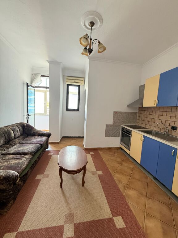 Apartament 1+1 me qera në Stadiumi Dinamo, Tiranë, 60 m². Foto 1 nga 3