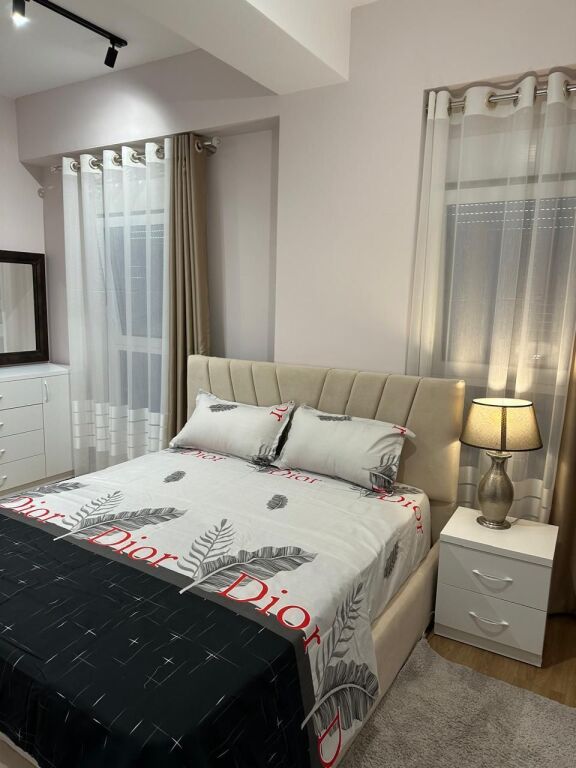 Apartament 1+1 me qera në Ali Demi, Tiranë, 75 m². Foto 3 nga 3