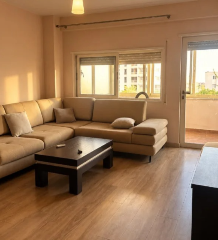 Apartament 1+1 me qera në Ali Demi, Tiranë, 67 m². Foto 1 nga 3
