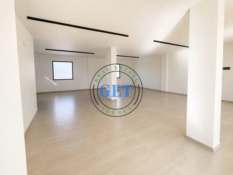 Ambient biznesi me qera në Tregu Industrial, Durrës, 170 m²