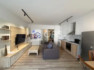 Appartamento 1+1 in affitto a Rruga e Barrikadave, Tirana, 65 m². Foto 1 di 6