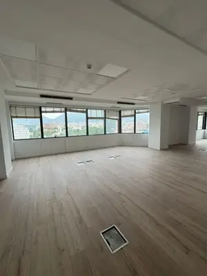 Zyrë me qera në Bulevardi Deshmoret e Kombit, Tiranë, 110 m². Foto 4 nga 4