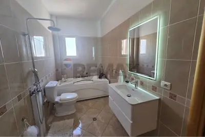 Appartamento 1+1 in affitto a Rruga Misto Mele, Valona, 110 m². Foto 3 di 9