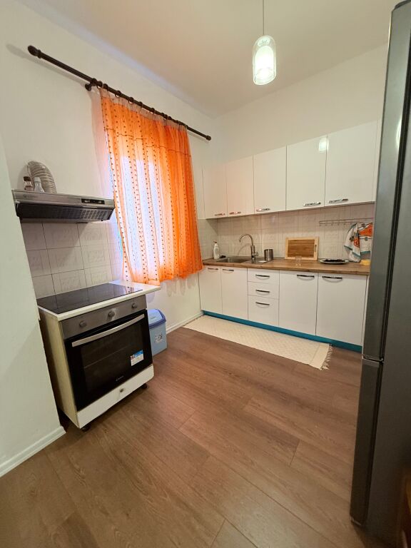 Apartament 2+1 me qera në Komuna e Parisit, Tiranë, 120 m². Foto 3 nga 3