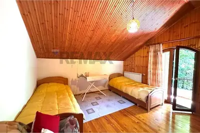 Vilë me qera në Fresku, Tiranë, 1 000 m². Foto 11 nga 12