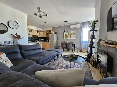 Apartament 1+1 me qera në Rruga e Bogdanëve, Tiranë, 80 m². Foto 1 nga 7