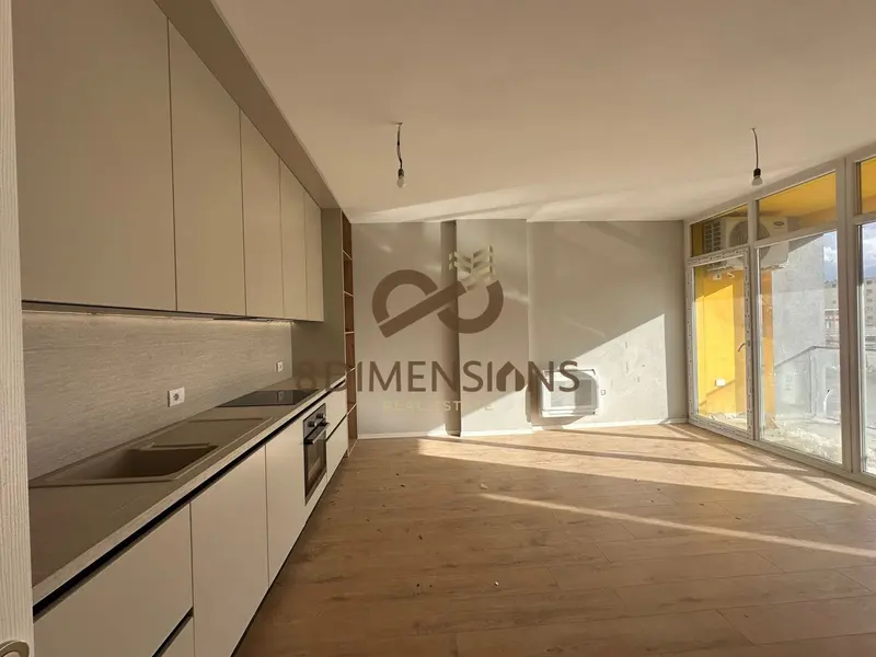 Apartament 2+1 me qera në Bulevardi Zogu I, Tiranë, 106 m²