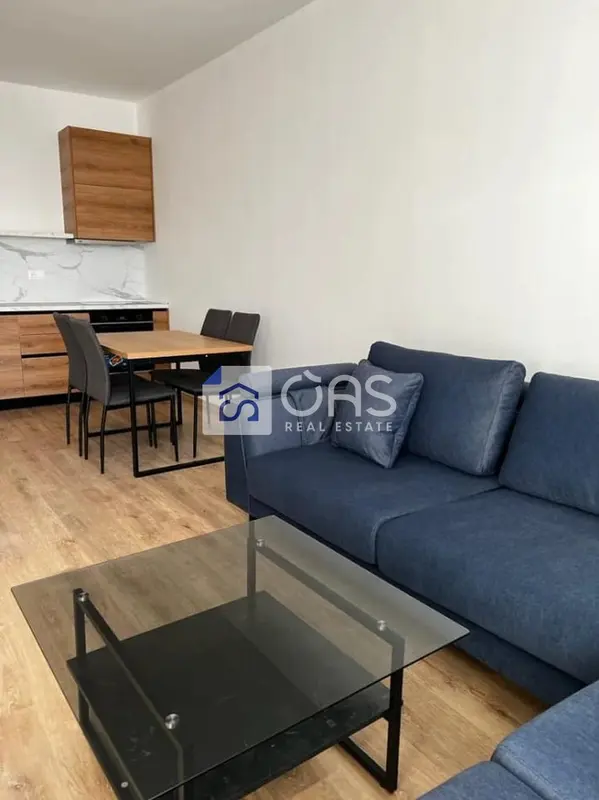Appartamento 1+1 in affitto a Rruga e Dibrës, Tirana, 76 m²