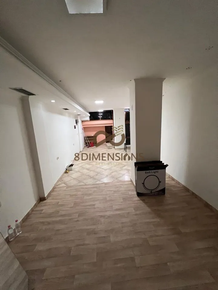 Locale commerciale in affitto a Rruga Bardhyl, Tirana, 30 m². Foto 1 di 3