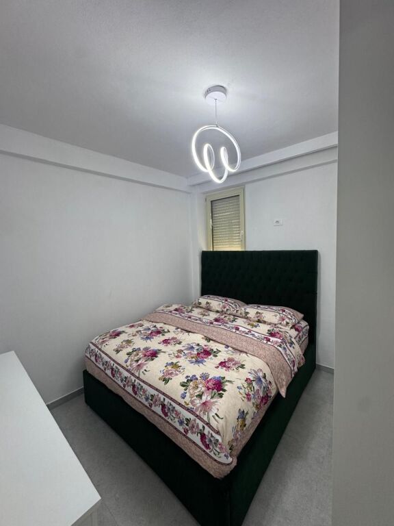 Apartament 2+1 me qera në Kodra e Priftit, Tiranë, 118 m². Foto 2 nga 3
