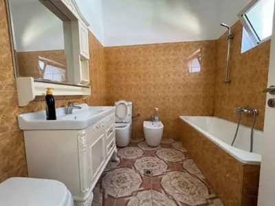 Apartment 2+1 for rent in Rruga Him Kolli, Tirana, 98 m². Photo 6 of 9