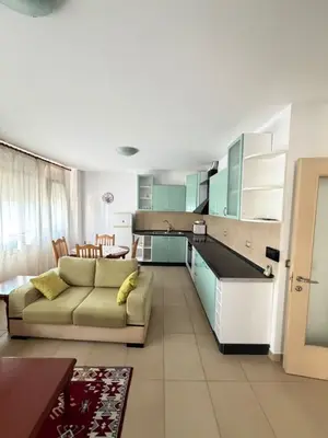 Appartamento 2+1 in affitto a Rruga e Bogdanëve, Tirana, 98 m². Foto 2 di 6