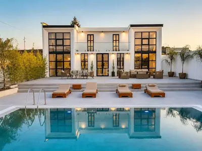 Villa for rent in Pjeze, Durrës, 500 m². Photo 2 of 10