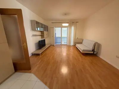 Apartament 2+1 me qera në Liceu Artistik Jordan Misja, Tiranë, 132 m². Foto 2 nga 12