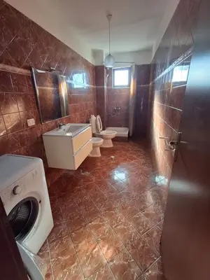 Apartament 2+1 me qera në Kthesa e Kamzës, Tiranë, 90 m². Foto 10 nga 11