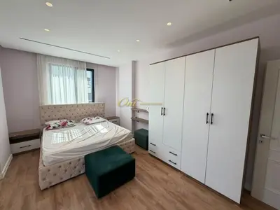 Apartament 3+1 me qera në Porcelan, Tiranë, 140 m². Foto 5 nga 7
