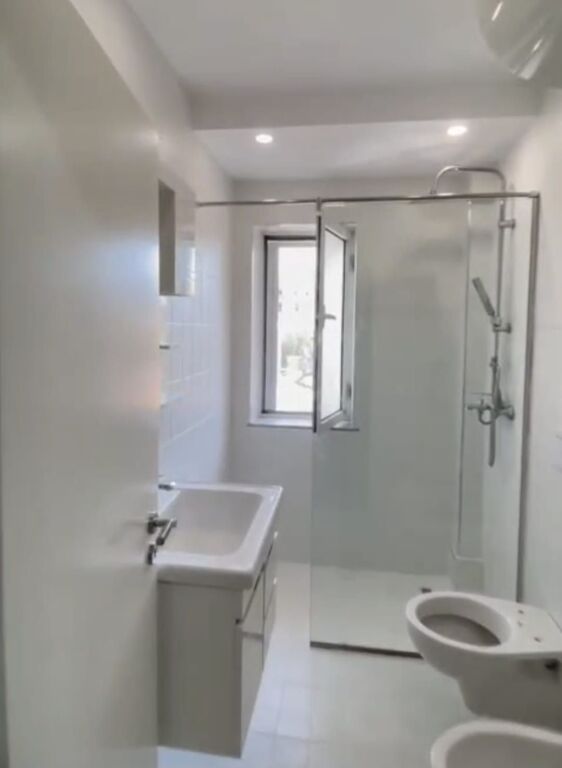 Apartment 2+1 for rent in Rruga e Durrësit, Tirana, 80 m². Photo 3 of 3