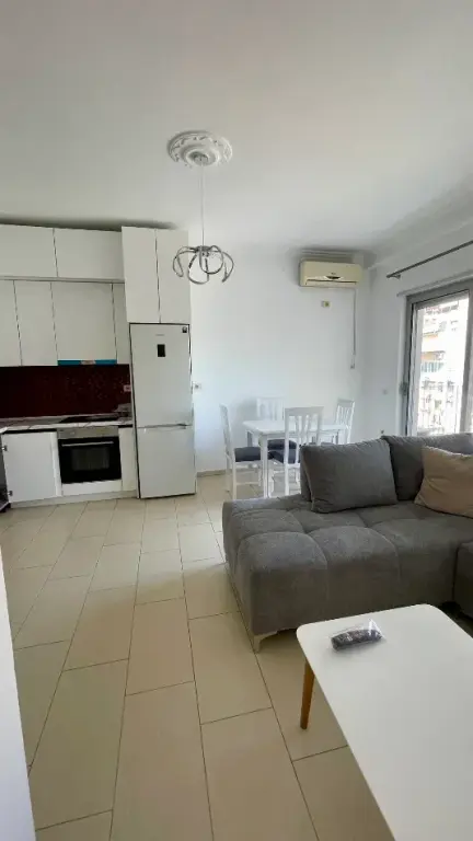 Apartament 1+1 me qera në Rruga Him Kolli, Tiranë, 70 m². Foto 3 nga 3