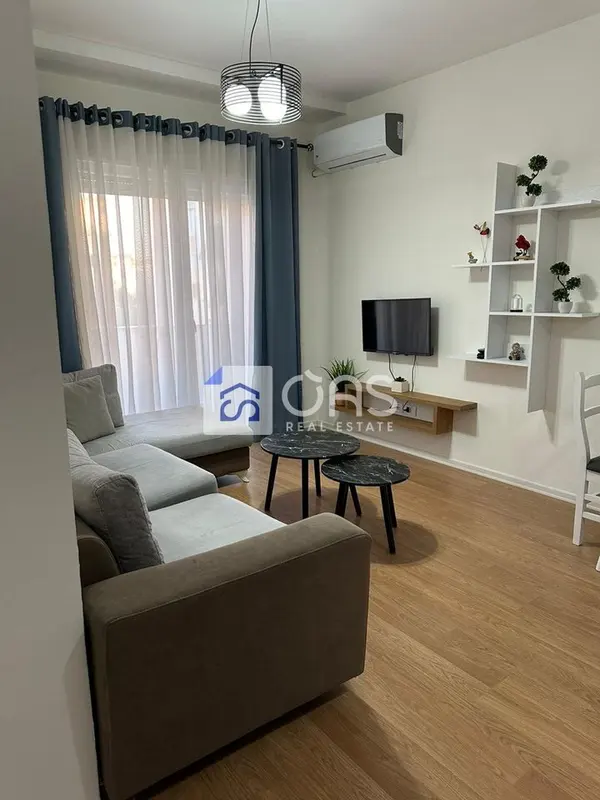 Appartamento 1+1 in affitto a Brryli, Tirana, 65 m²