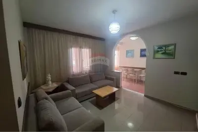Apartament 2+1 me qera në Rruga Lef Sallata, Vlorë, 80 m². Foto 1 nga 12