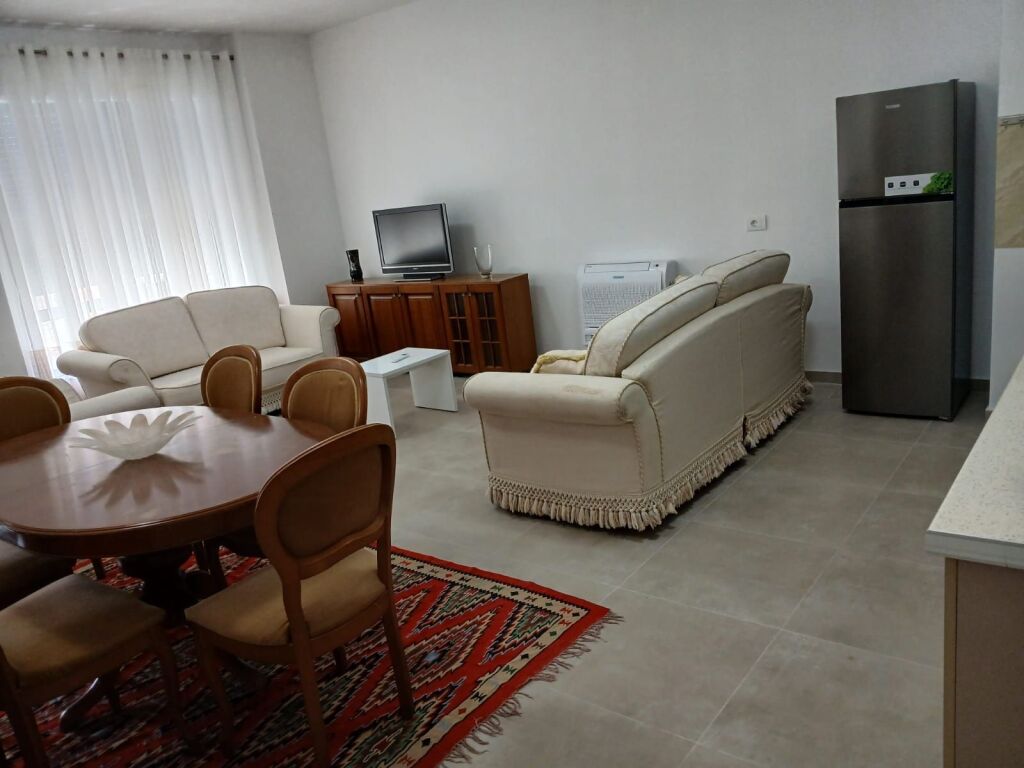 Apartament 2+1 me qera në Rruga 5 Maji, Tiranë, 103 m². Foto 3 nga 3