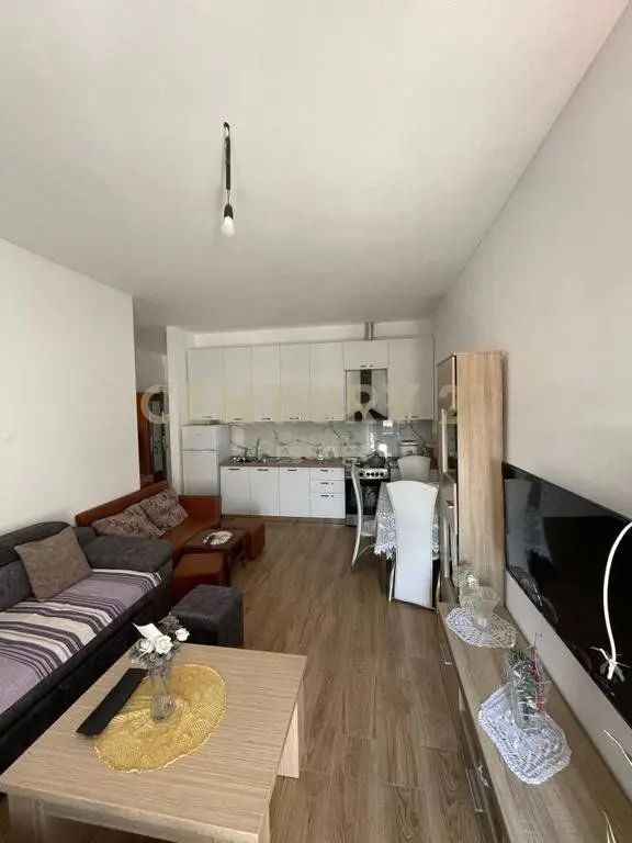 Appartamento 2+1 in affitto ad Ish Dogana, Tirana, 76 m²
