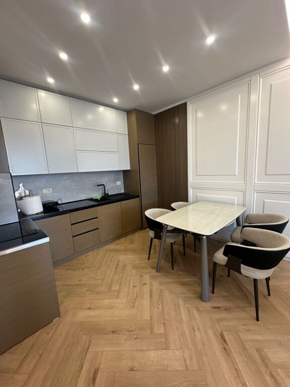 Apartament 2+1 me qera në Rruga Mine Peza, Tiranë, 120 m². Foto 2 nga 3