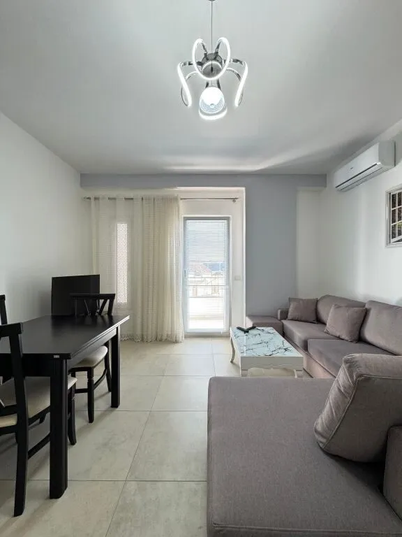 Apartament 1+1 me qera në Tregu Industrial, Durrës, 70 m². Foto 1 nga 8