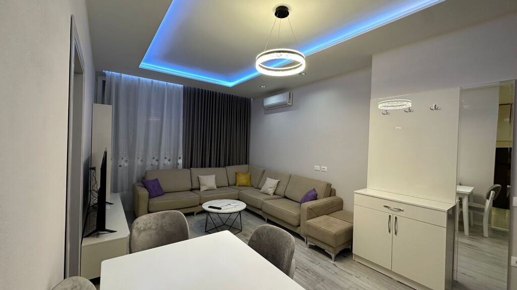 Apartament 1+1 me qera në Rruga Riza Cerova, Tiranë, 55 m²