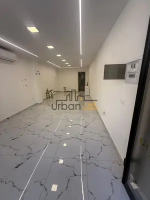 Shop for rent in Bulevardi Bajram Curri, Tirana, 37 m². Photo 2 of 4