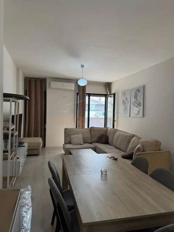 Apartament 2+1 me qera në Rruga Panorama, Tiranë, 96 m²