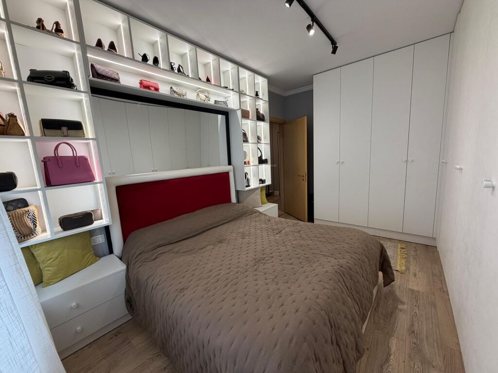 Appartamento 1+1 in affitto a Liqeni i Thatë, Tirana, 70 m². Foto 2 di 3