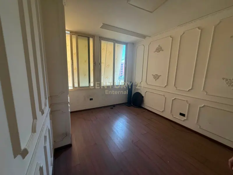 Locale in affitto a Restorant Durrësi, Tirana, 240 m²
