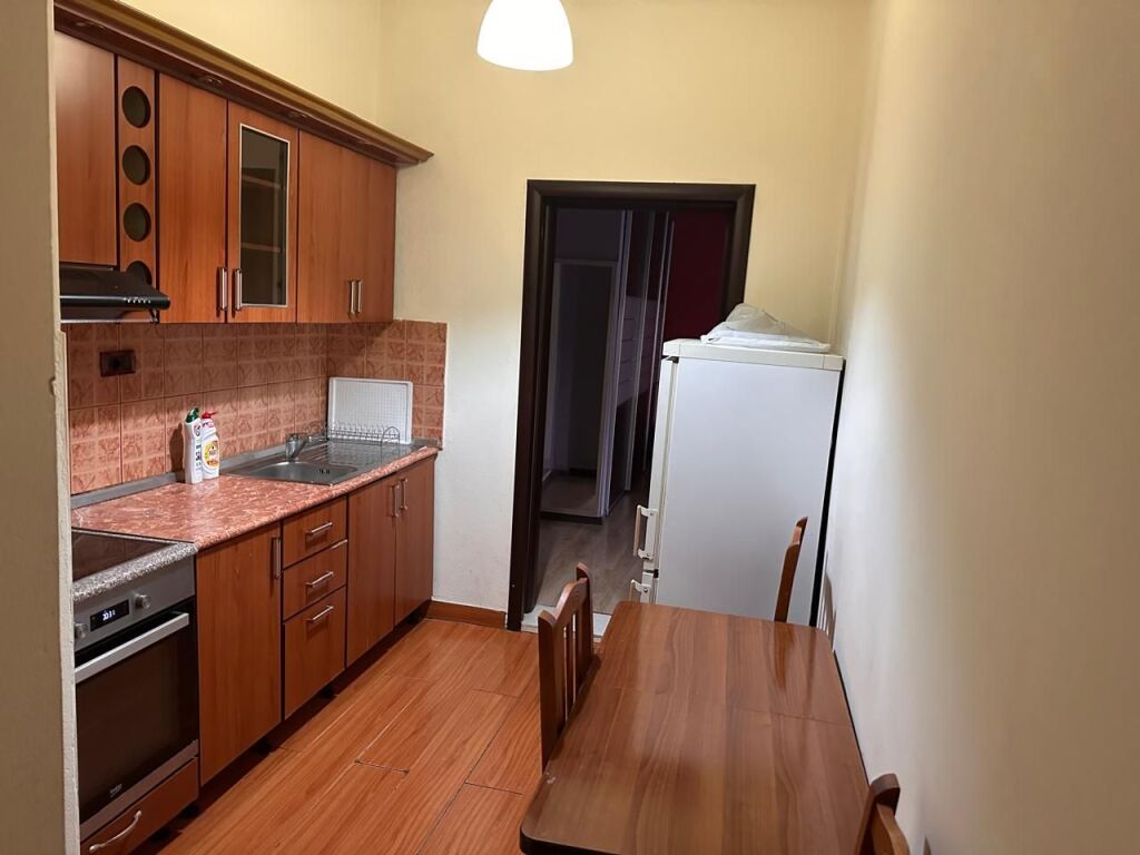 Appartamento 1+1 in affitto a Rruga e Dibrës, Tirana, 62 m². Foto 2 di 3