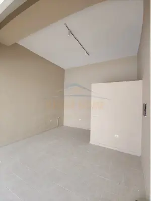 Ambient biznesi me qera në Rruga Aleksander Goga, Durrës, 55 m². Foto 3 nga 4