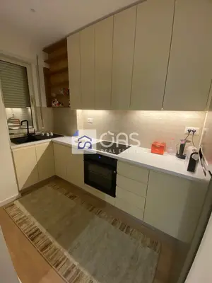 Apartament 3+1 me qera në Liqeni i Thatë, Tiranë, 132 m². Foto 11 nga 12