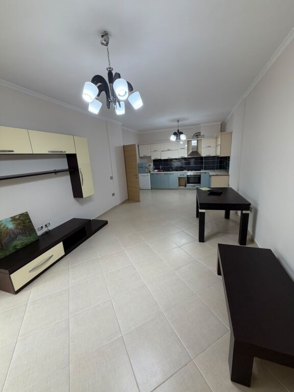 Appartamento 3+1 in affitto a Komuna e Parisit, Tirana, 120 m². Foto 2 di 3