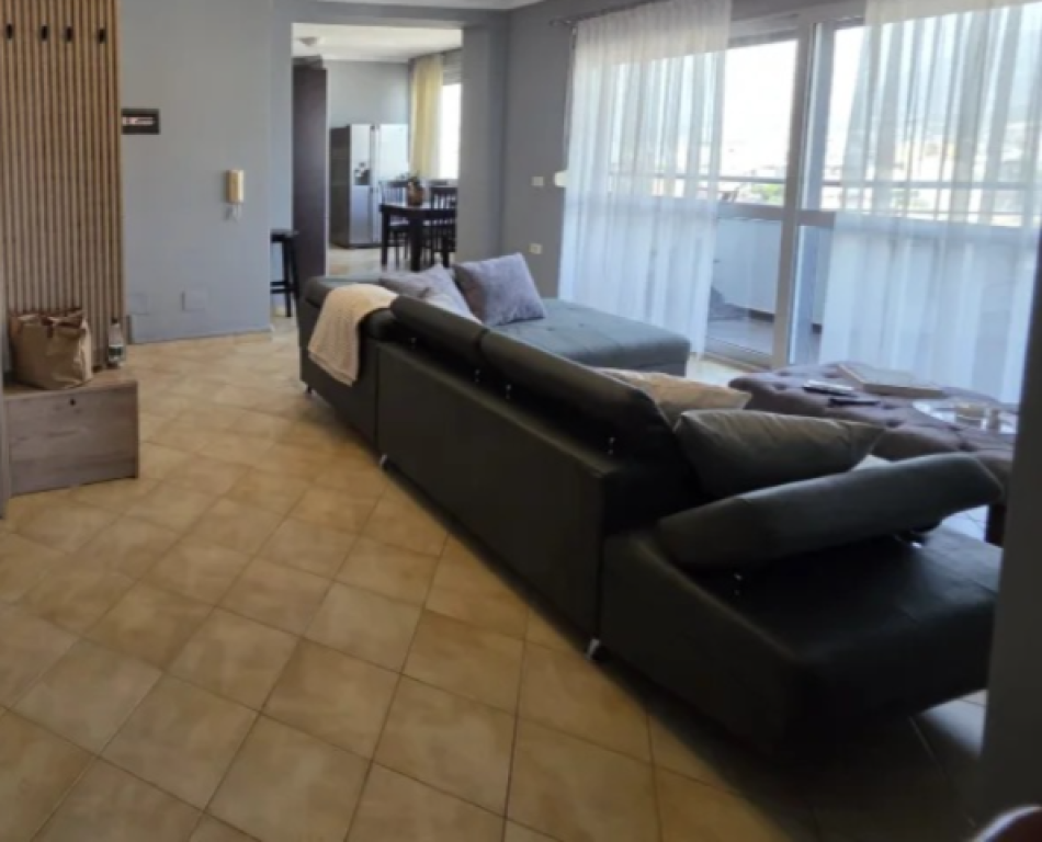 Appartamento 1+1 in affitto a Selvia, Tirana, 90 m². Foto 1 di 3