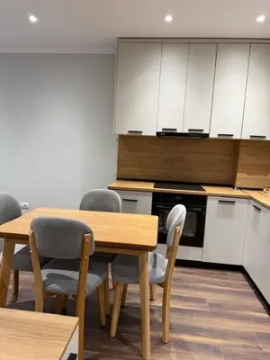 Apartament 1+1 me qera në Golden Park, Tiranë, 70 m². Foto 3 nga 6