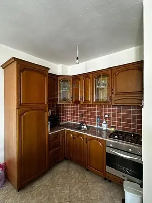 Appartamento 2+1 in affitto a Rruga Mujo Ulqinaku, Durazzo, 92 m². Foto 2 di 7
